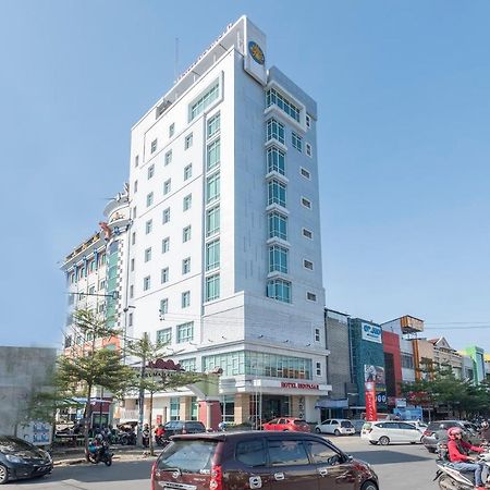 Oyo 1114望加锡登巴萨酒店 马卡萨 外观 照片