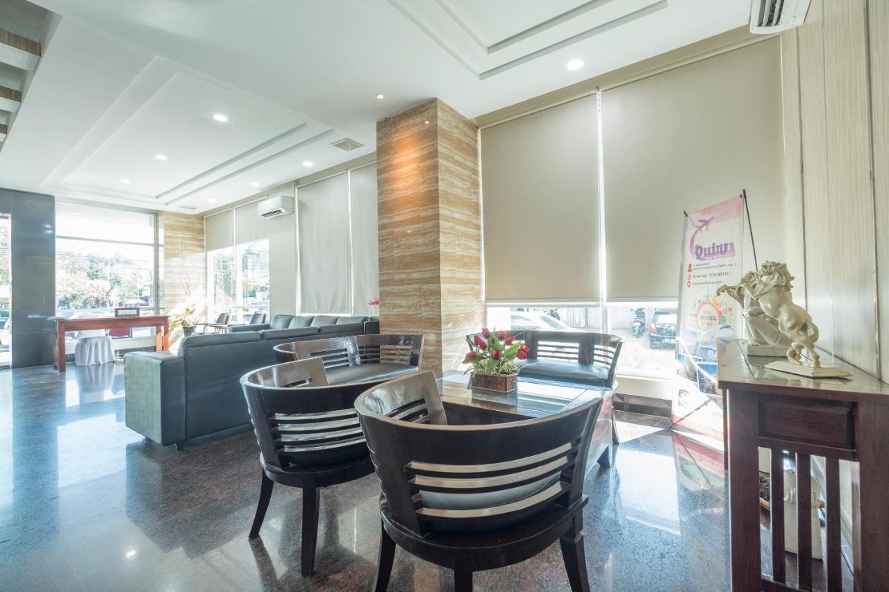 Oyo 1114望加锡登巴萨酒店 马卡萨 外观 照片