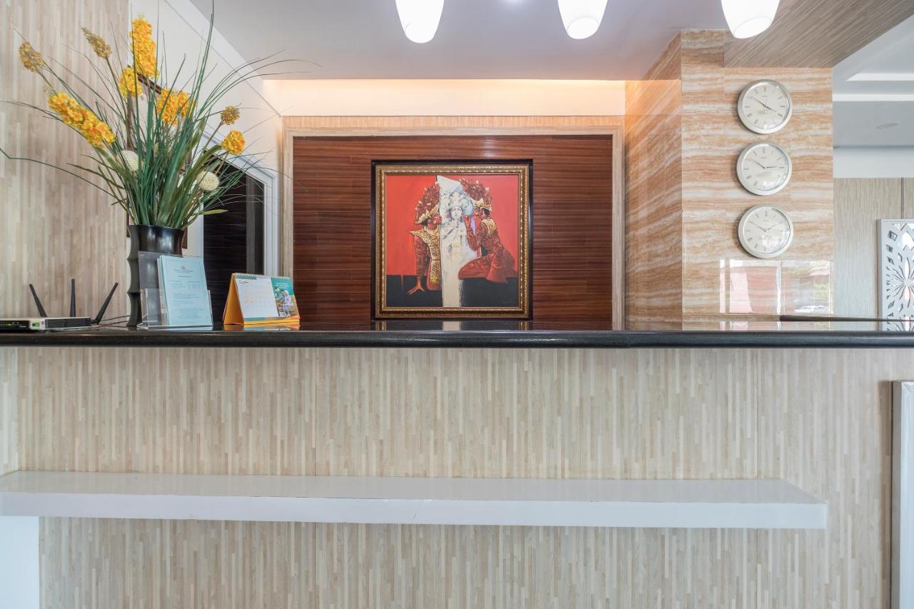 Oyo 1114望加锡登巴萨酒店 马卡萨 外观 照片