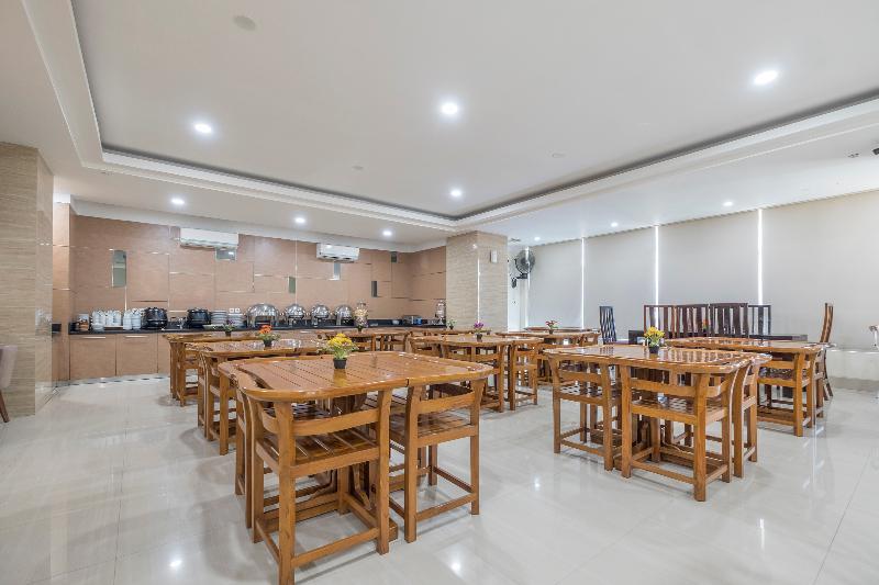 Oyo 1114望加锡登巴萨酒店 马卡萨 外观 照片